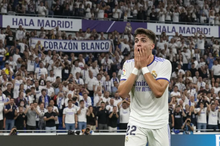 Madrid’de Arda Güler Parlarken Mastantuono Kriz Çıkardı